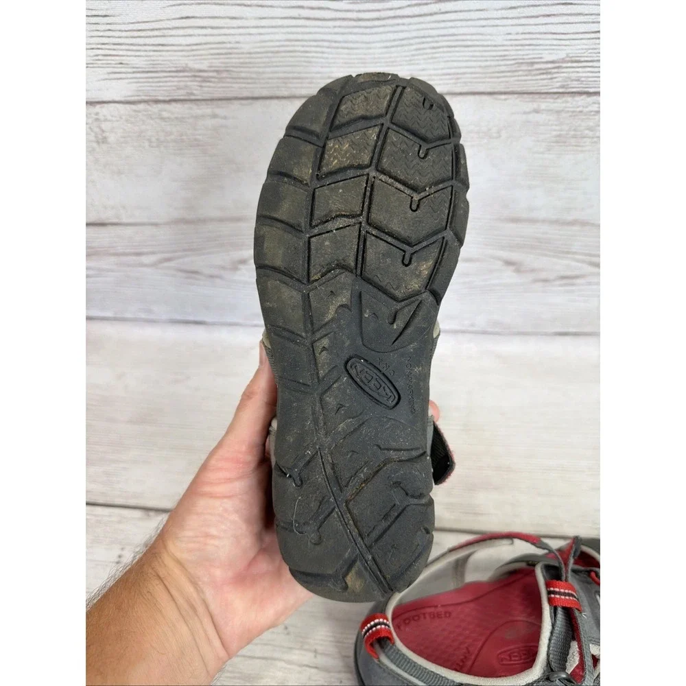 KEEN Newport H2 Sandals Gray Red Water Hiking Shoes 1022985 Men's Size 6